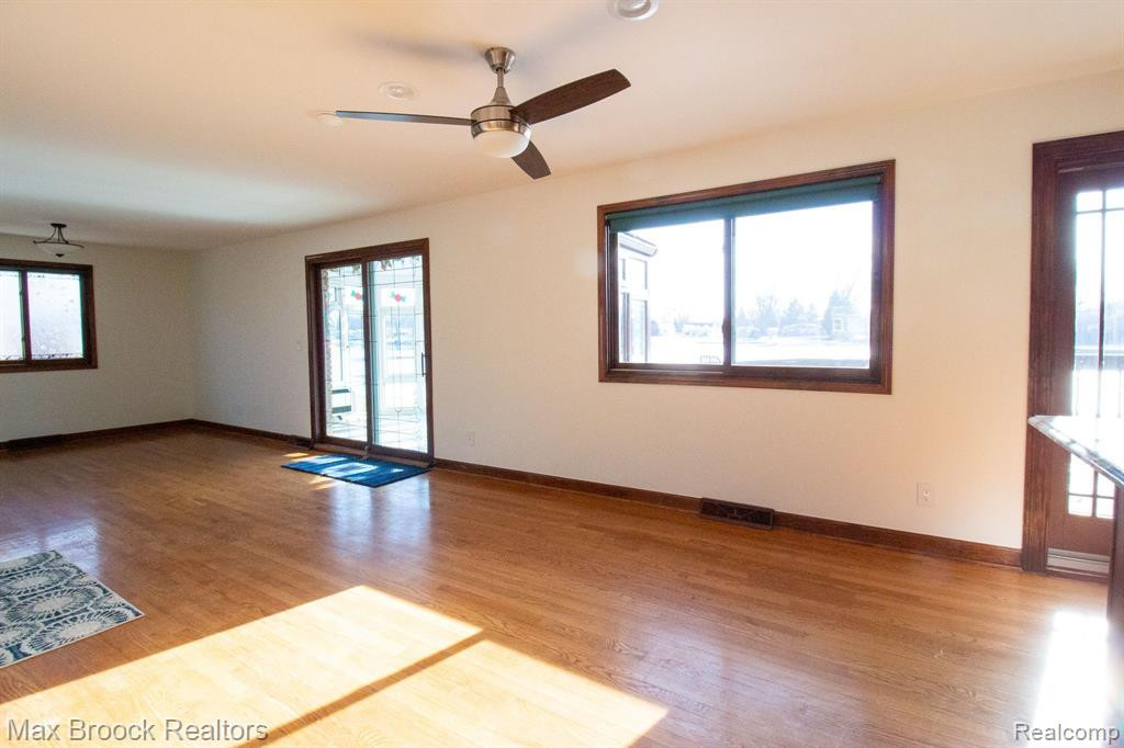 4645 Claudia Drive, Waterford, MI 48328 — Photo 8