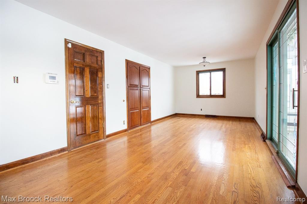 4645 Claudia Drive, Waterford, MI 48328 — Photo 9