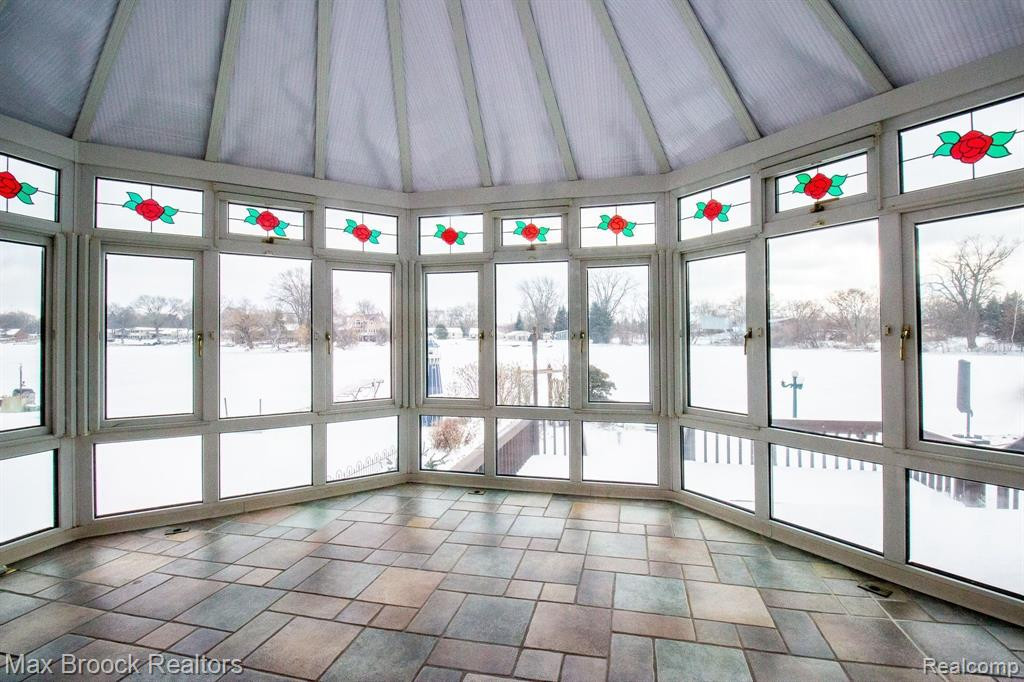 4645 Claudia Drive, Waterford, MI 48328 — Photo 10