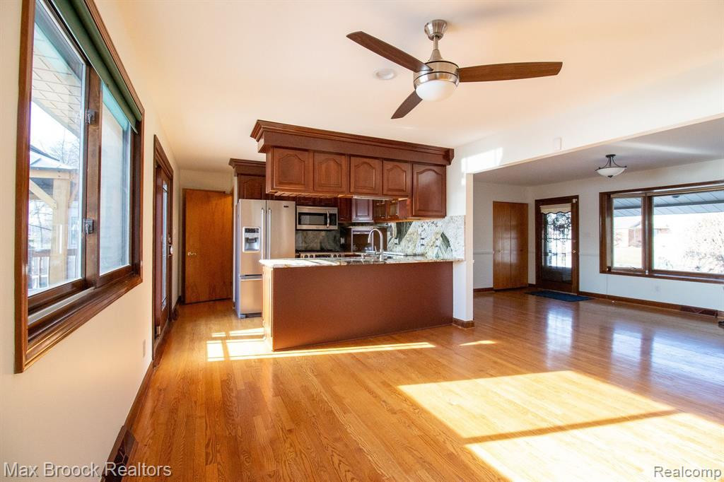 4645 Claudia Drive, Waterford, MI 48328 — Photo 11