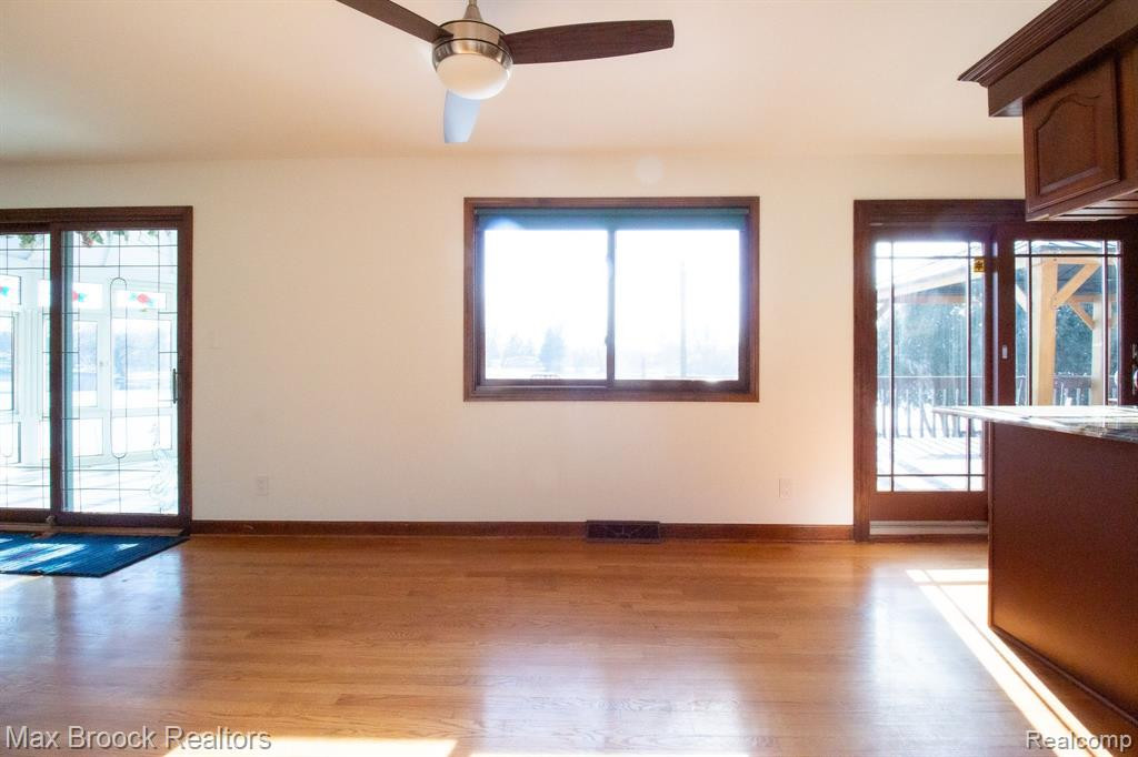 4645 Claudia Drive, Waterford, MI 48328 — Photo 12