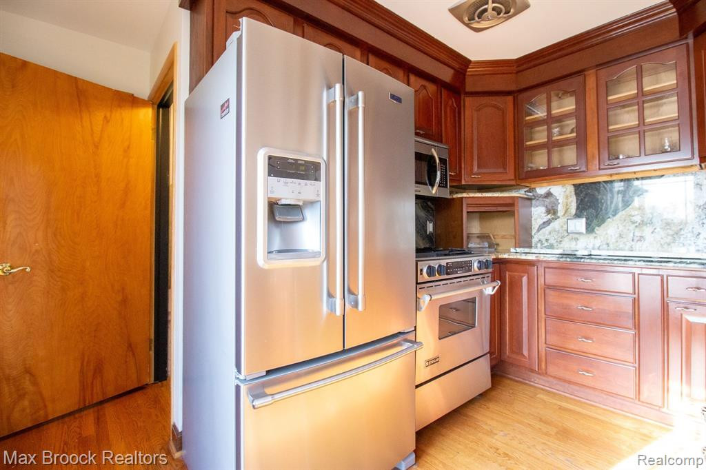 4645 Claudia Drive, Waterford, MI 48328 — Photo 18