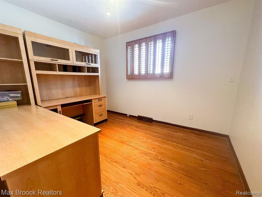4645 Claudia Drive, Waterford, MI 48328 — Photo 27