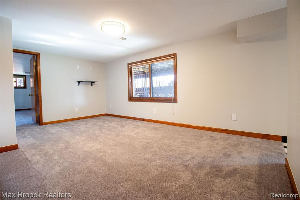 4645 Claudia Drive, Waterford, MI 48328 — Photo 29
