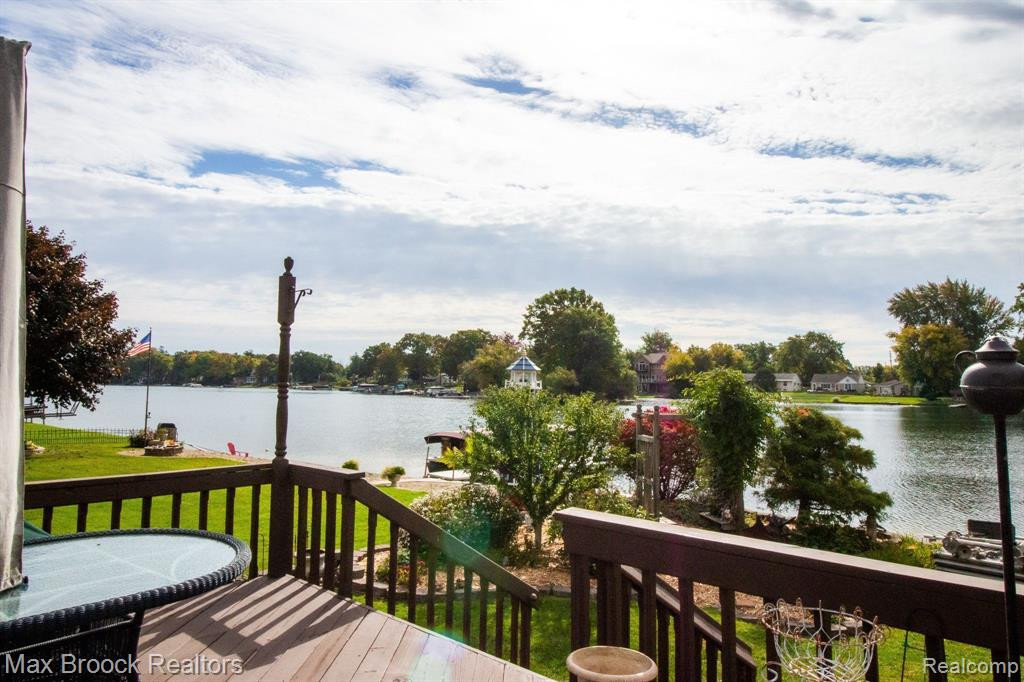 4645 Claudia Drive, Waterford, MI 48328 — Photo 33