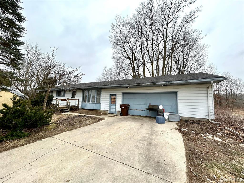 5436 WILLIAMSTON Road, Stockbridge, MI 49285 — Photo 3