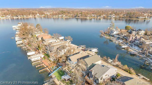 610 LONGPOINTE Drive, Lake Orion, MI 48362 — Photo 7