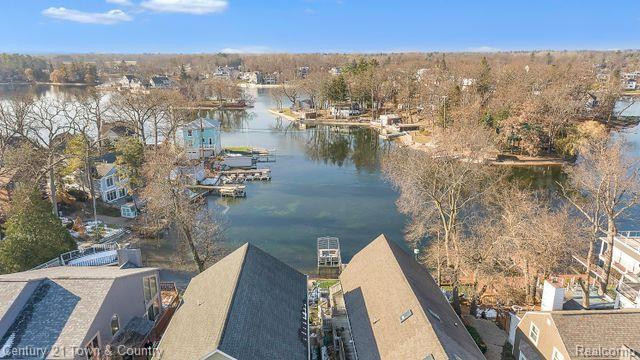 610 LONGPOINTE Drive, Lake Orion, MI 48362 — Photo 9