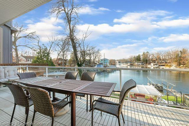 610 LONGPOINTE Drive, Lake Orion, MI 48362 — Photo 14