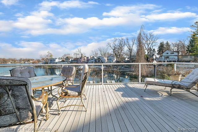 610 LONGPOINTE Drive, Lake Orion, MI 48362 — Photo 22