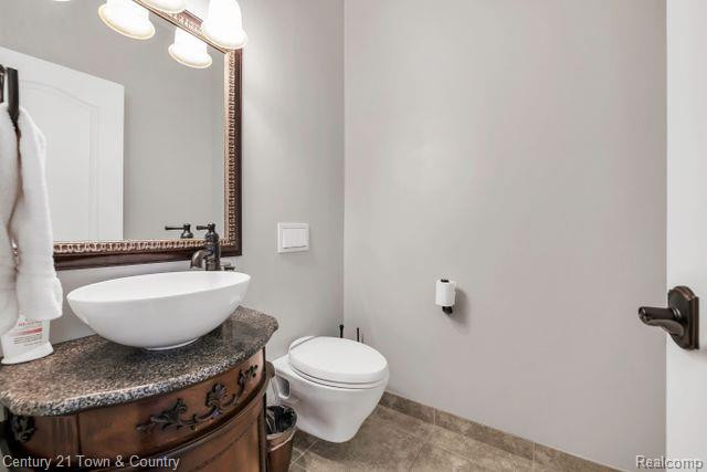 610 LONGPOINTE Drive, Lake Orion, MI 48362 — Photo 23