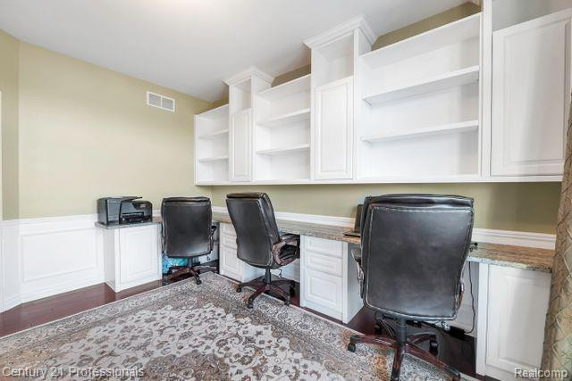 610 LONGPOINTE Drive, Lake Orion, MI 48362 — Photo 25