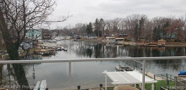 610 LONGPOINTE Drive, Lake Orion, MI 48362 — Photo 26