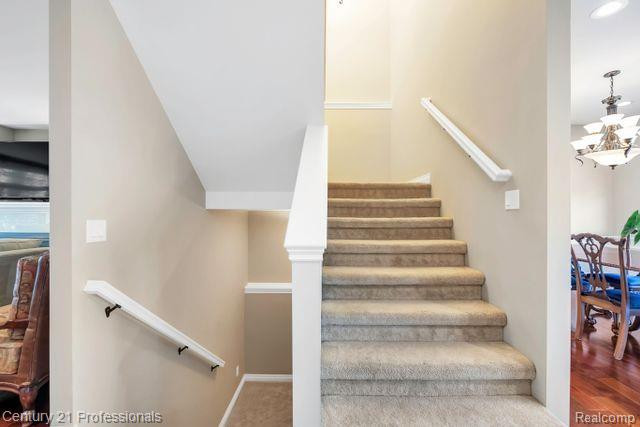 610 LONGPOINTE Drive, Lake Orion, MI 48362 — Photo 27