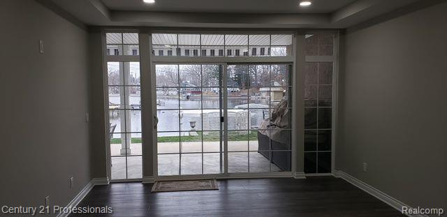 610 LONGPOINTE Drive, Lake Orion, MI 48362 — Photo 55