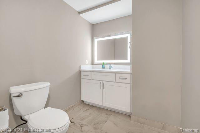 610 LONGPOINTE Drive, Lake Orion, MI 48362 — Photo 56