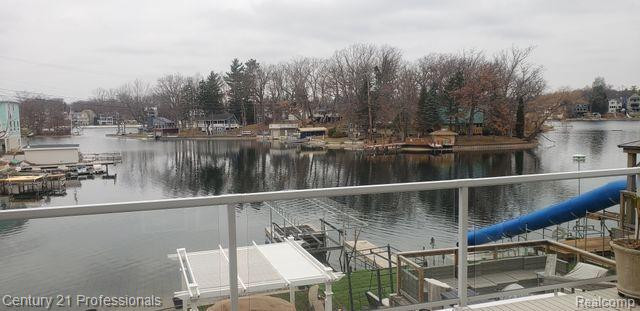 610 LONGPOINTE Drive, Lake Orion, MI 48362 — Photo 74