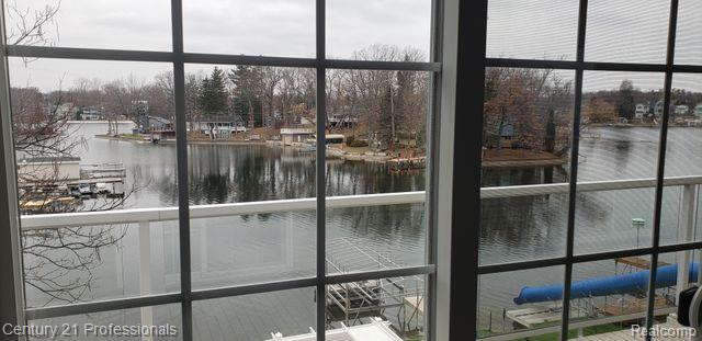 610 LONGPOINTE Drive, Lake Orion, MI 48362 — Photo 76