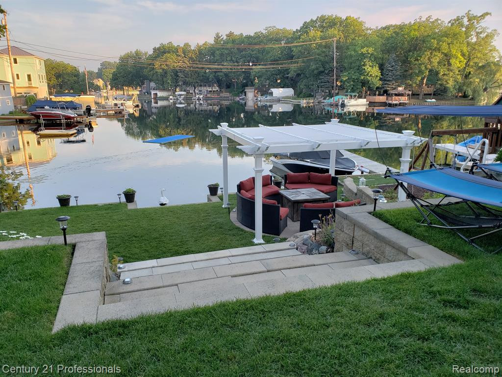 610 LONGPOINTE Drive, Lake Orion, MI 48362 — Photo 79