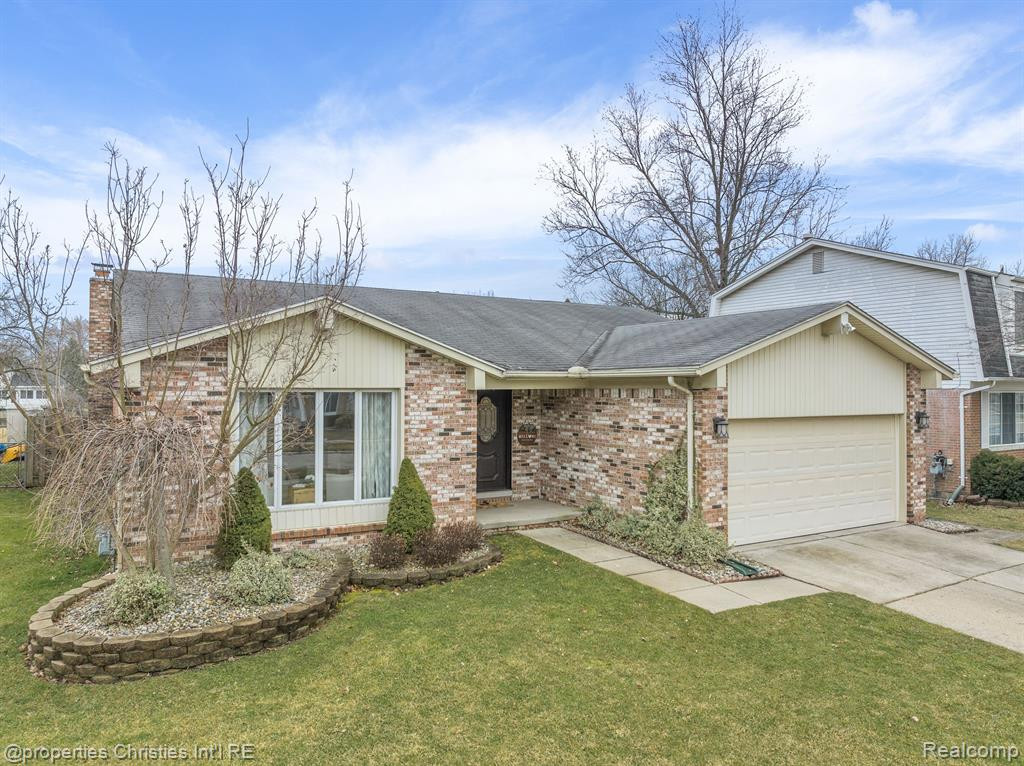 1068 KINGS Court, Canton, MI 48188 — Photo 2