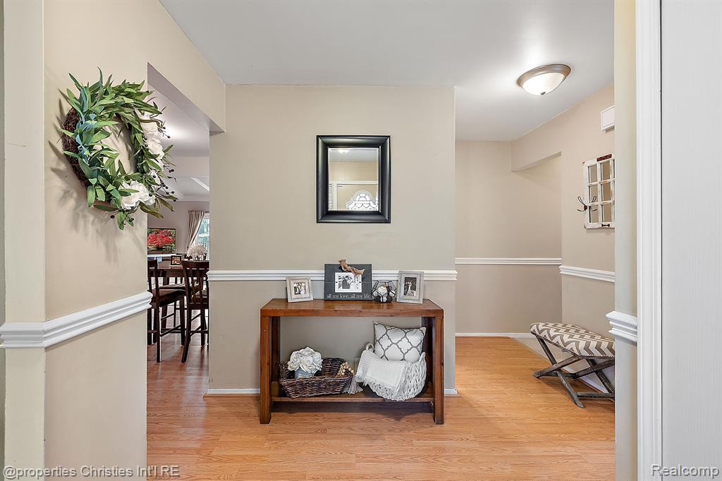 1068 KINGS Court, Canton, MI 48188 — Photo 3