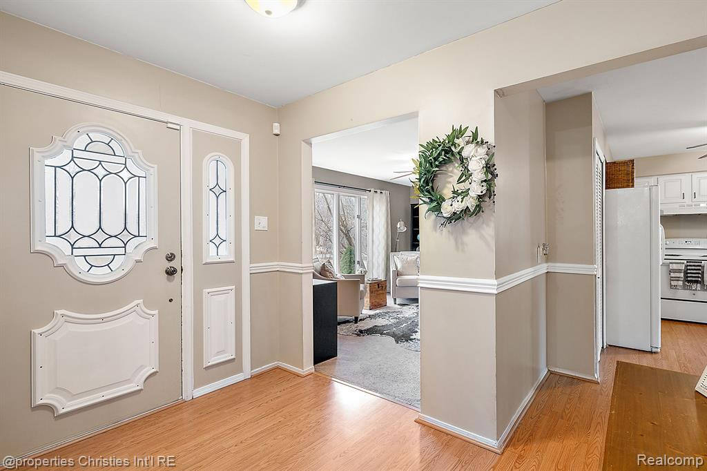 1068 KINGS Court, Canton, MI 48188 — Photo 4