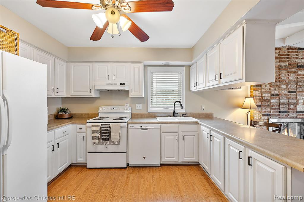 1068 KINGS Court, Canton, MI 48188 — Photo 8