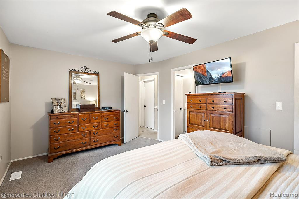 1068 KINGS Court, Canton, MI 48188 — Photo 17