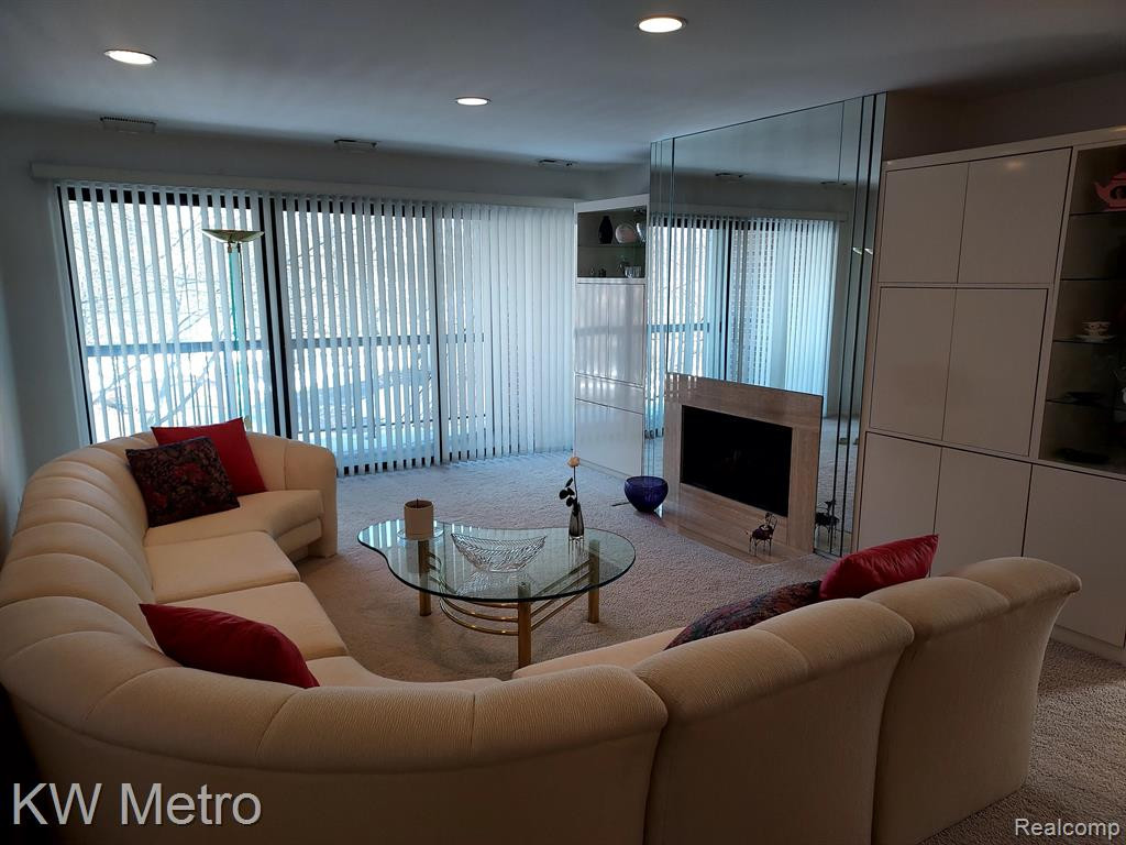 37173 DEER RUN Drive, Farmington Hills, MI 48331 — Photo 5