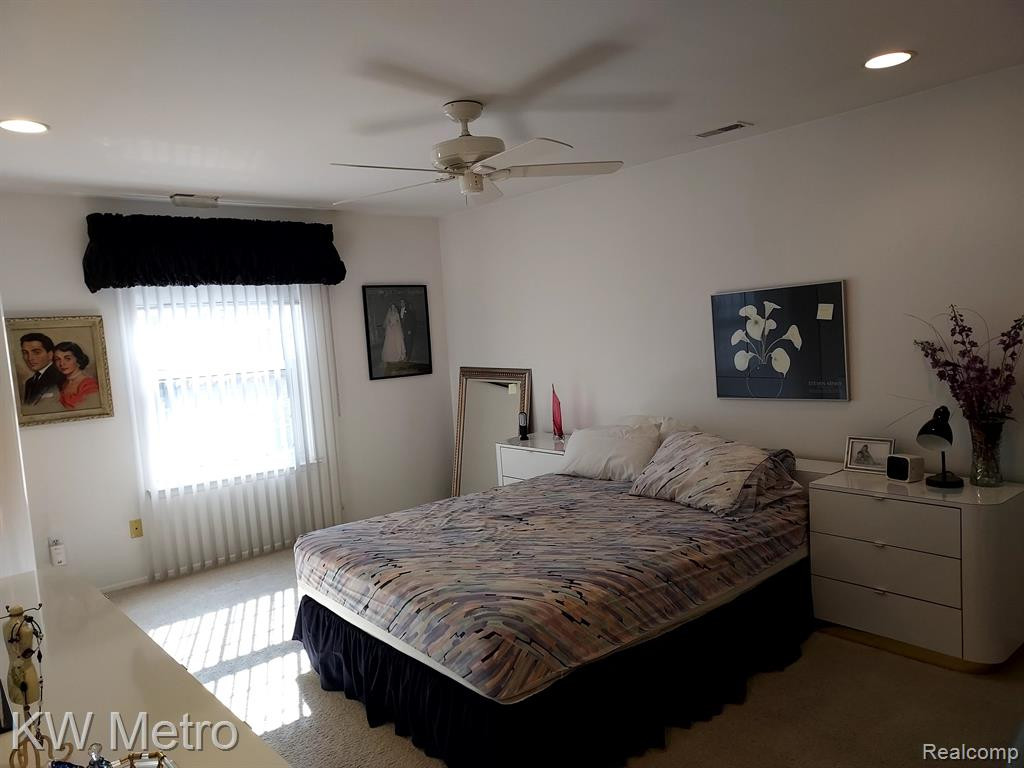 37173 DEER RUN Drive, Farmington Hills, MI 48331 — Photo 7