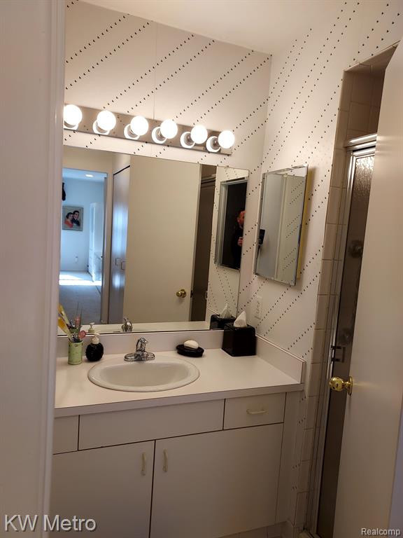 37173 DEER RUN Drive, Farmington Hills, MI 48331 — Photo 8