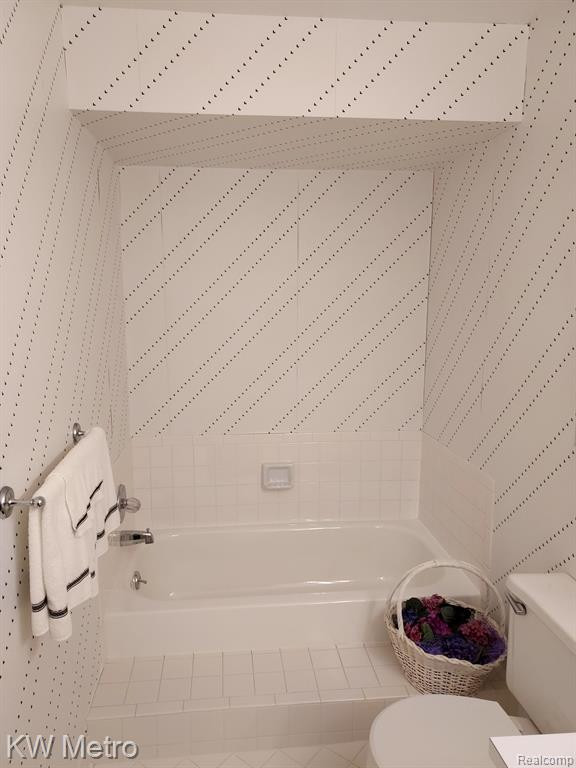 37173 DEER RUN Drive, Farmington Hills, MI 48331 — Photo 10