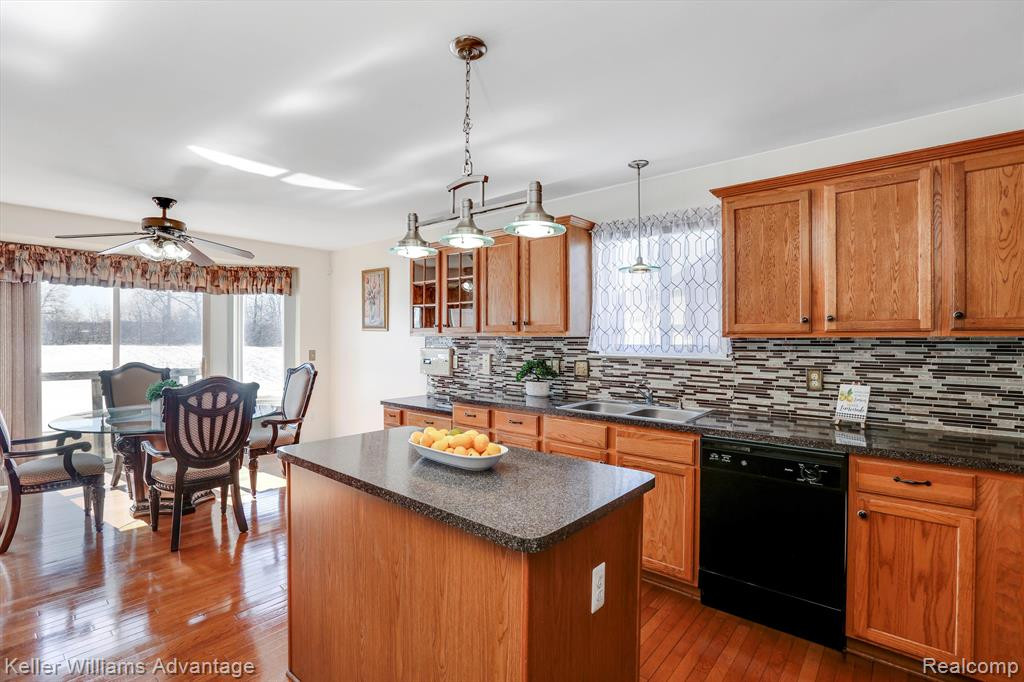43455 HEATHERFIELD Boulevard, Van Buren, MI 48111 — Photo 5