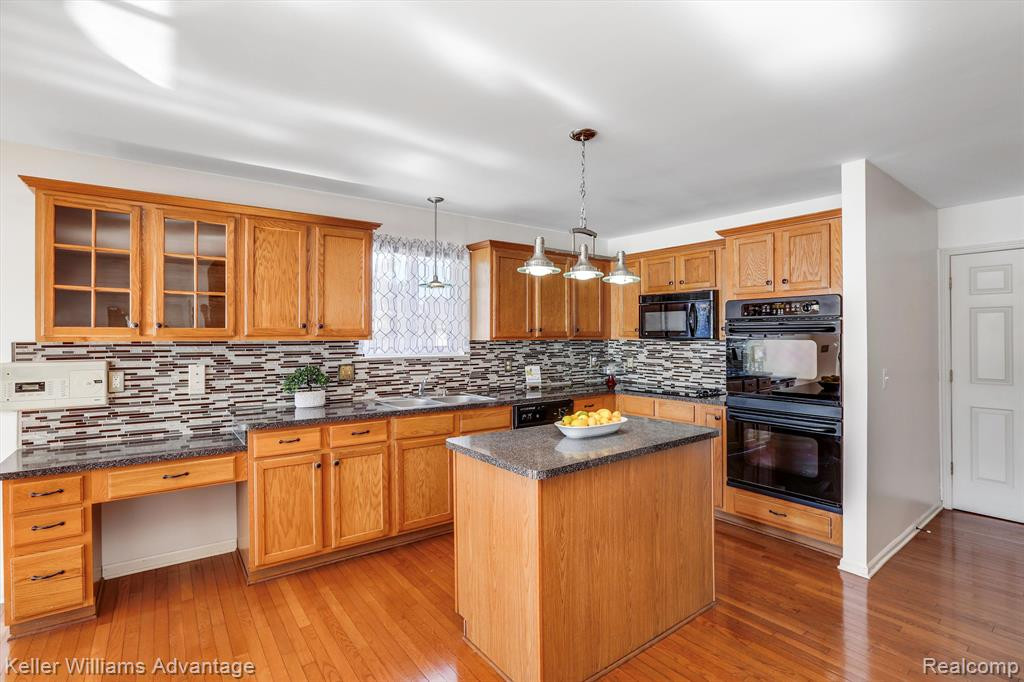 43455 HEATHERFIELD Boulevard, Van Buren, MI 48111 — Photo 6