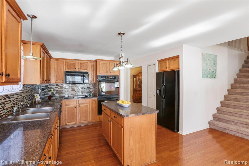 43455 HEATHERFIELD Boulevard, Van Buren, MI 48111 — Photo 7