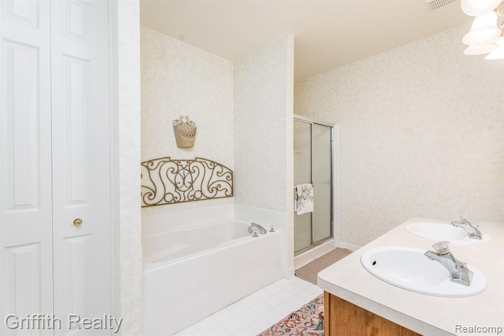 7520 Brookdale Court, Brighton, MI 48116 — Photo 20