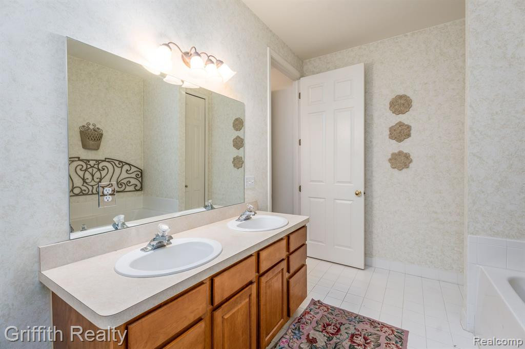 7520 Brookdale Court, Brighton, MI 48116 — Photo 21