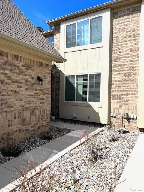 14967 W STONEY BROOKE Drive, Shelby Twp, MI 48315 — Photo 2