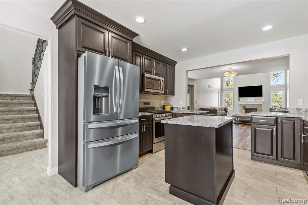 14967 W STONEY BROOKE Drive, Shelby Twp, MI 48315 — Photo 10