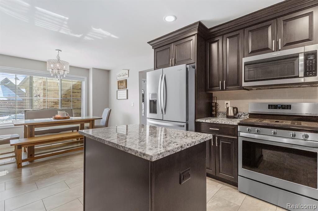 14967 W STONEY BROOKE Drive, Shelby Twp, MI 48315 — Photo 11