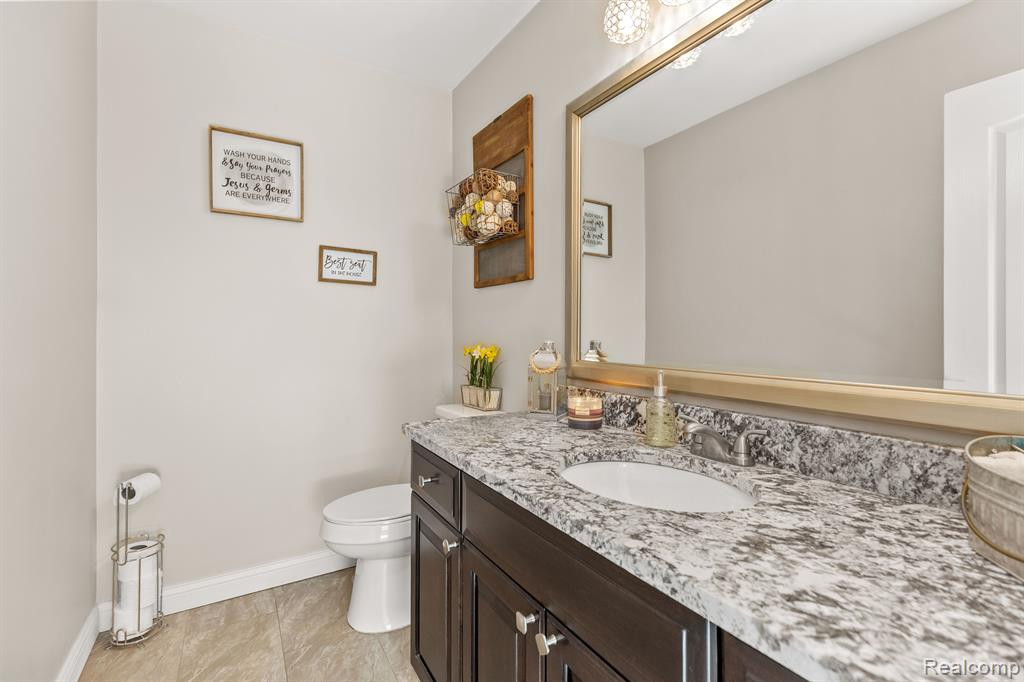 14967 W STONEY BROOKE Drive, Shelby Twp, MI 48315 — Photo 14