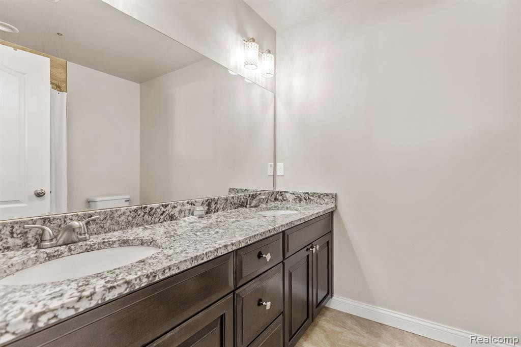 14967 W STONEY BROOKE Drive, Shelby Twp, MI 48315 — Photo 19