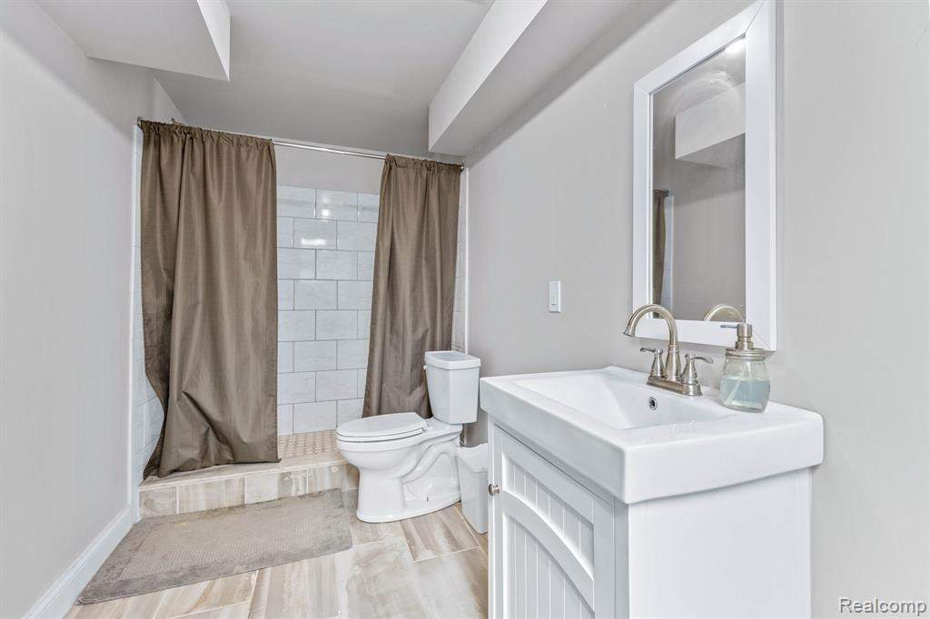 14967 W STONEY BROOKE Drive, Shelby Twp, MI 48315 — Photo 32