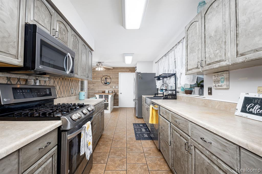 4435 E LOCH ALPINE Drive, Ann Arbor, MI 48103 — Photo 16