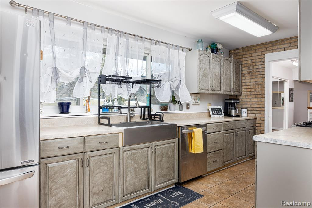 4435 E LOCH ALPINE Drive, Ann Arbor, MI 48103 — Photo 18