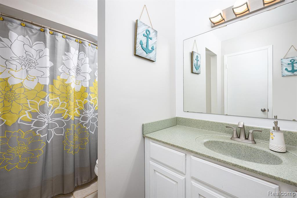 4435 E LOCH ALPINE Drive, Ann Arbor, MI 48103 — Photo 28