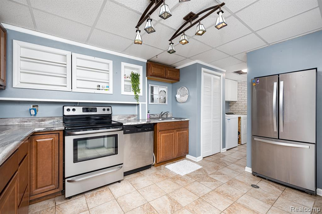4435 E LOCH ALPINE Drive, Ann Arbor, MI 48103 — Photo 37