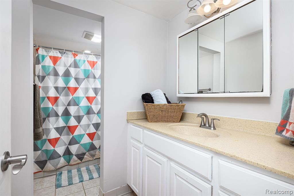 4435 E LOCH ALPINE Drive, Ann Arbor, MI 48103 — Photo 41