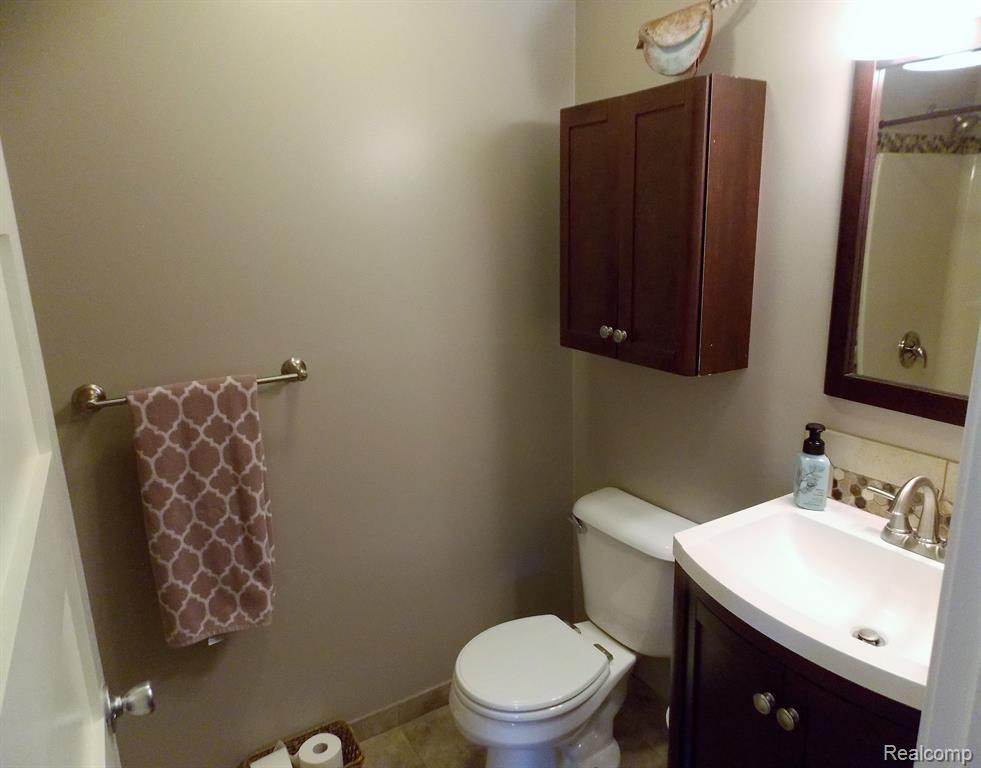 1300 CEDAR Drive, Imlay City, MI 48444 — Photo 15