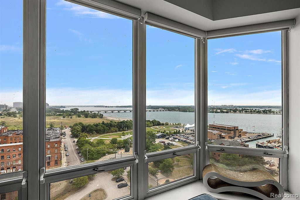 250 E Harbortown, Detroit, MI 48207 — Photo 5